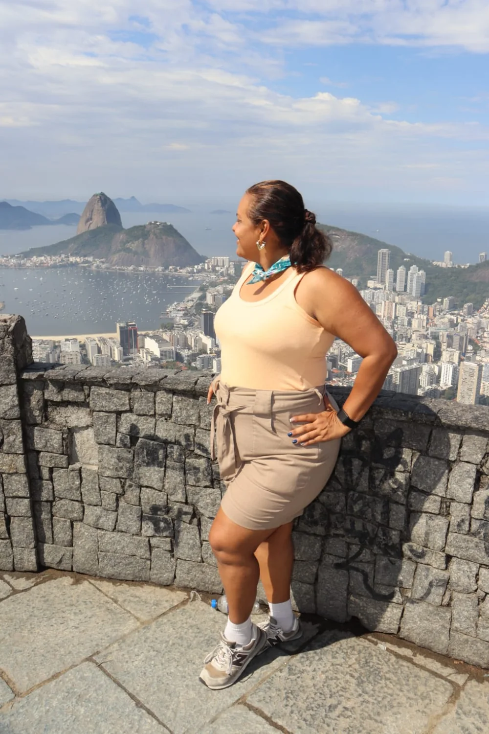 Cliente contemplando a paisagem do Rio de Janeiro
